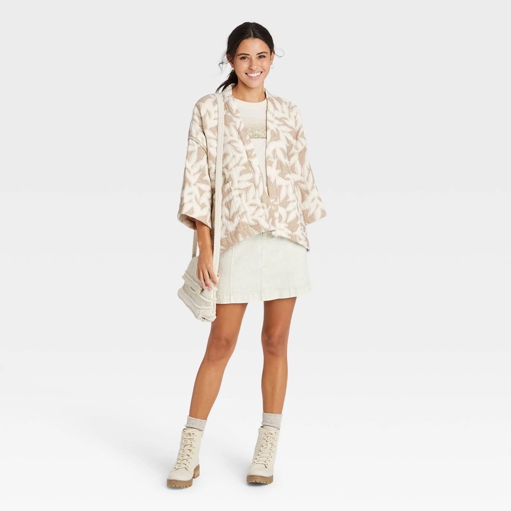Universal Thread quilted short duster